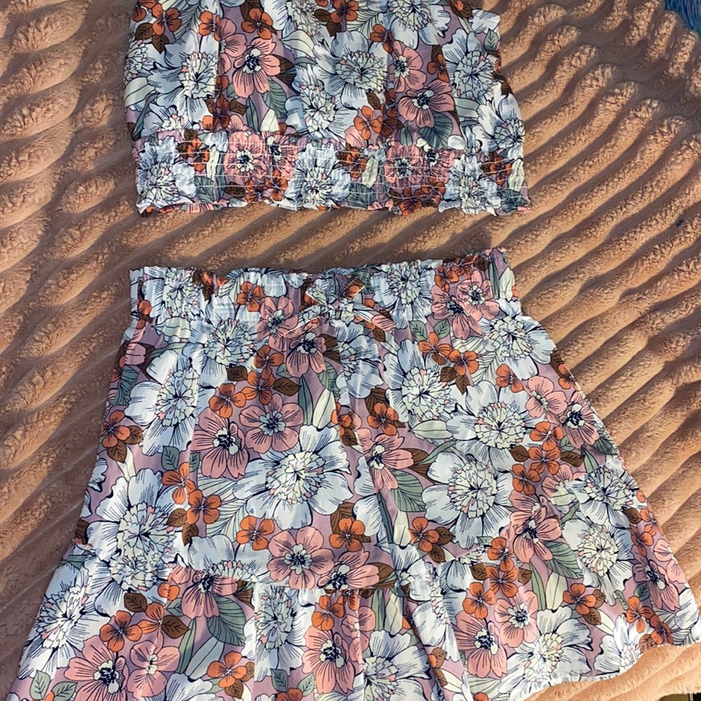 New Two Piece top and shorts set 🌸🌺XL(14-16)